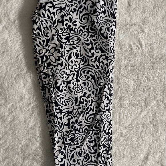 Tommy Hilfiger Printed Capris Pants - Picture 5 of 8